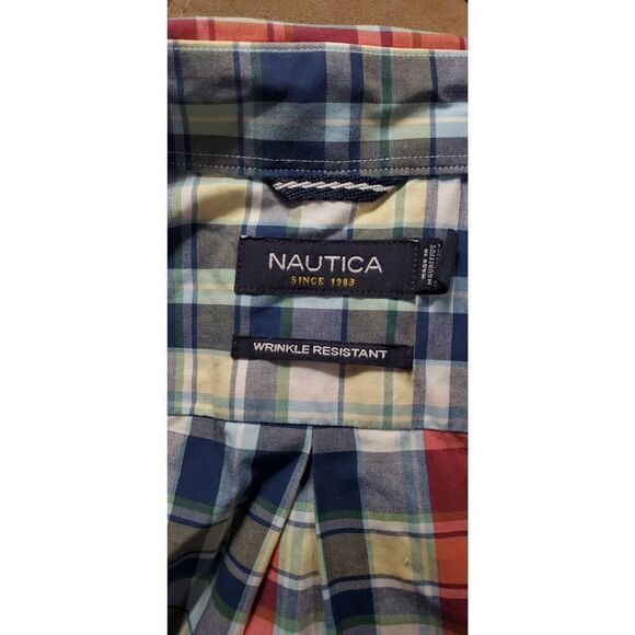 NWOT NAUTICA MENS BUTTON UP LS SHIRT - Picture 3 of 4